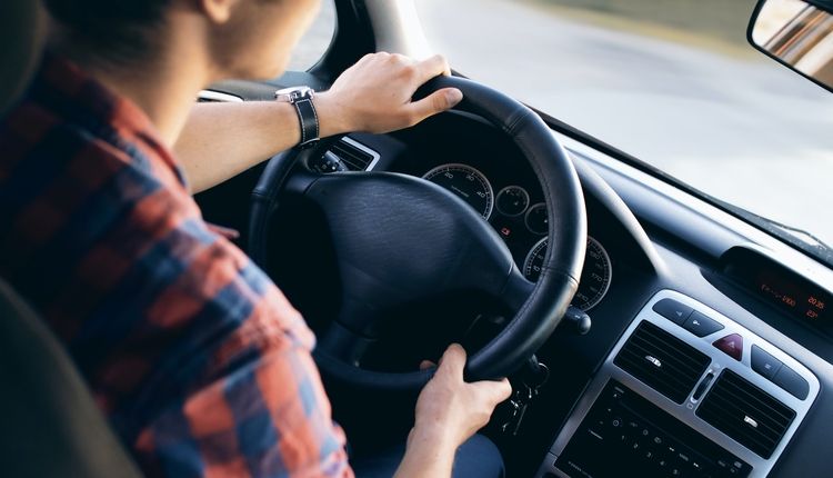 Defensive Driving Techniques to Avoid Accidents and Insurance Claims | Tate  Insurance Group in Tennessee